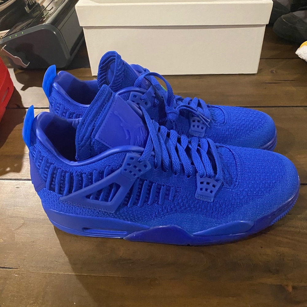 Air Jordan 4 Flyknit ‘hyper royal’